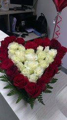 Доставка товара Корзинка цветов из роз «Любящее сердце», красное (452)