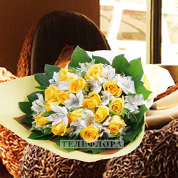 Букет цветов "15 желтых роз и 9 белых альстромерий"
