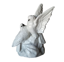 Гипсовая статуэтка "Воркующие голуби"